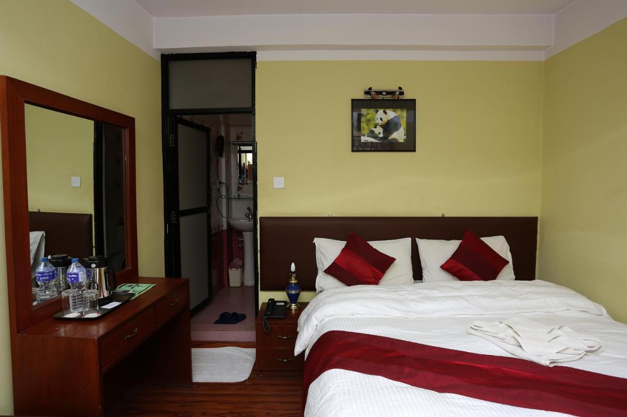 New Hotel Panda Katmandú Exterior foto