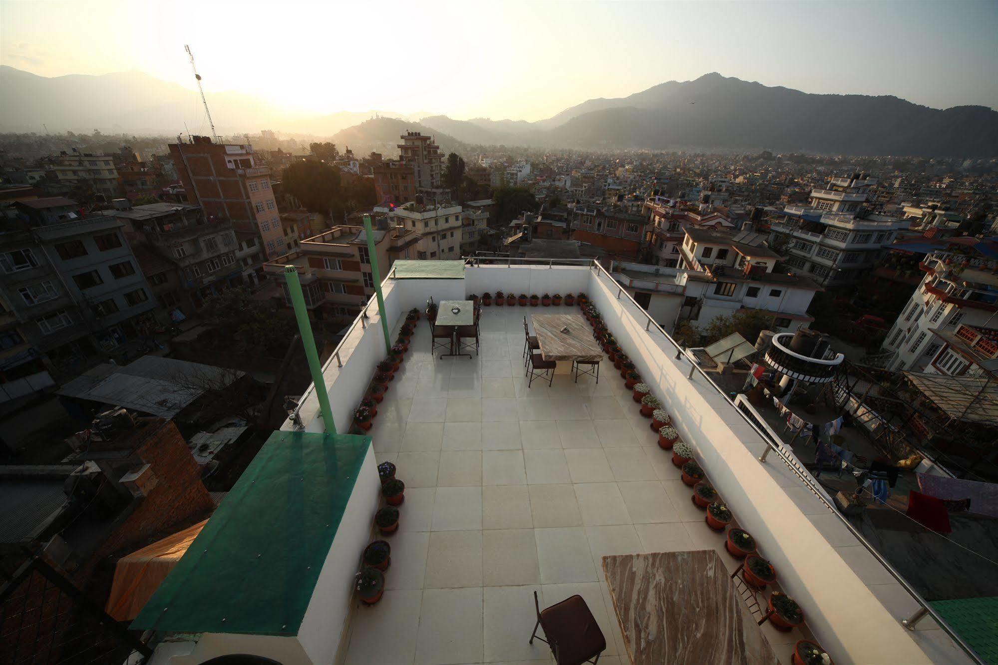 New Hotel Panda Katmandú Exterior foto